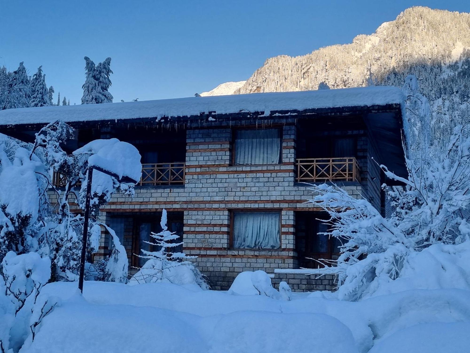 Banon Resorts Manali  Luaran gambar