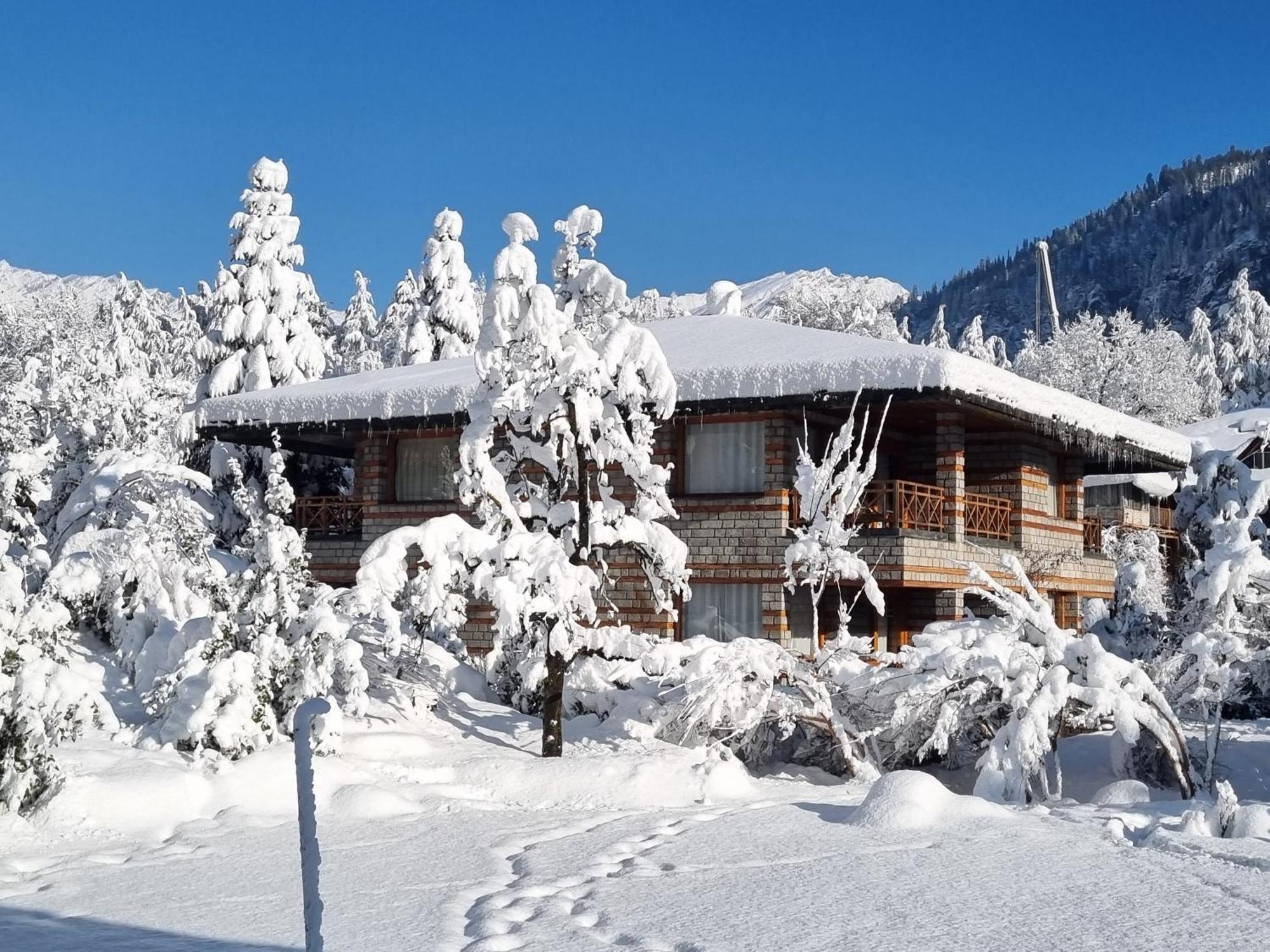 Banon Resorts Manali  Luaran gambar